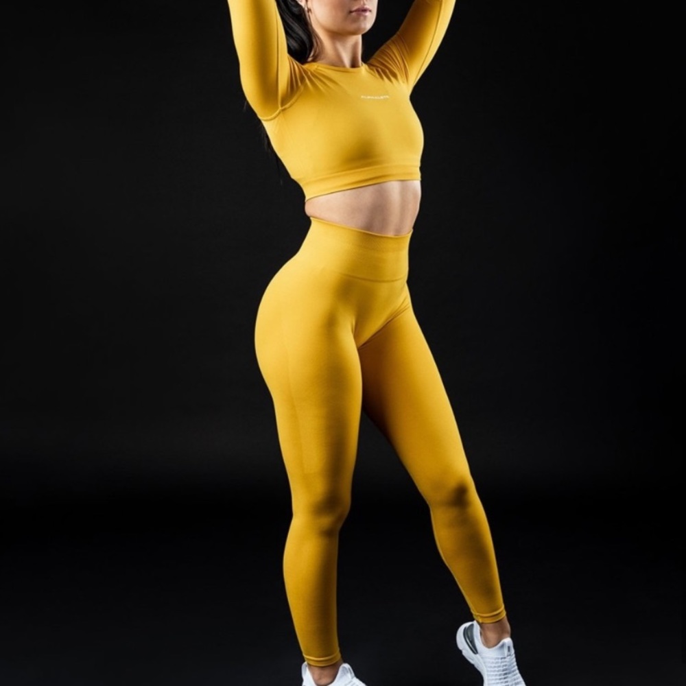 NWT LEGGING + TOP Alphalete Amplify